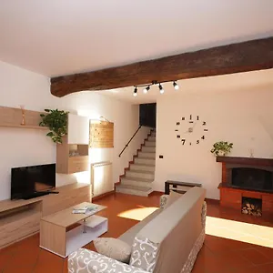 La Casa Col Portico Apartment Leivi